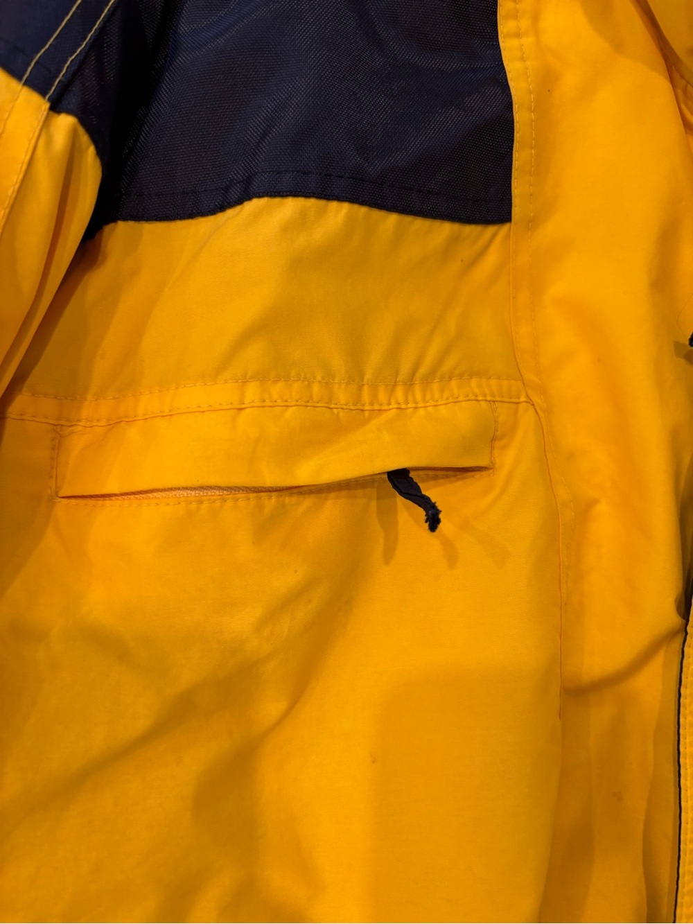 Vintage 90s - Men's Yellow and Black Insulated Bomber Jacket - Picture 9 of 14